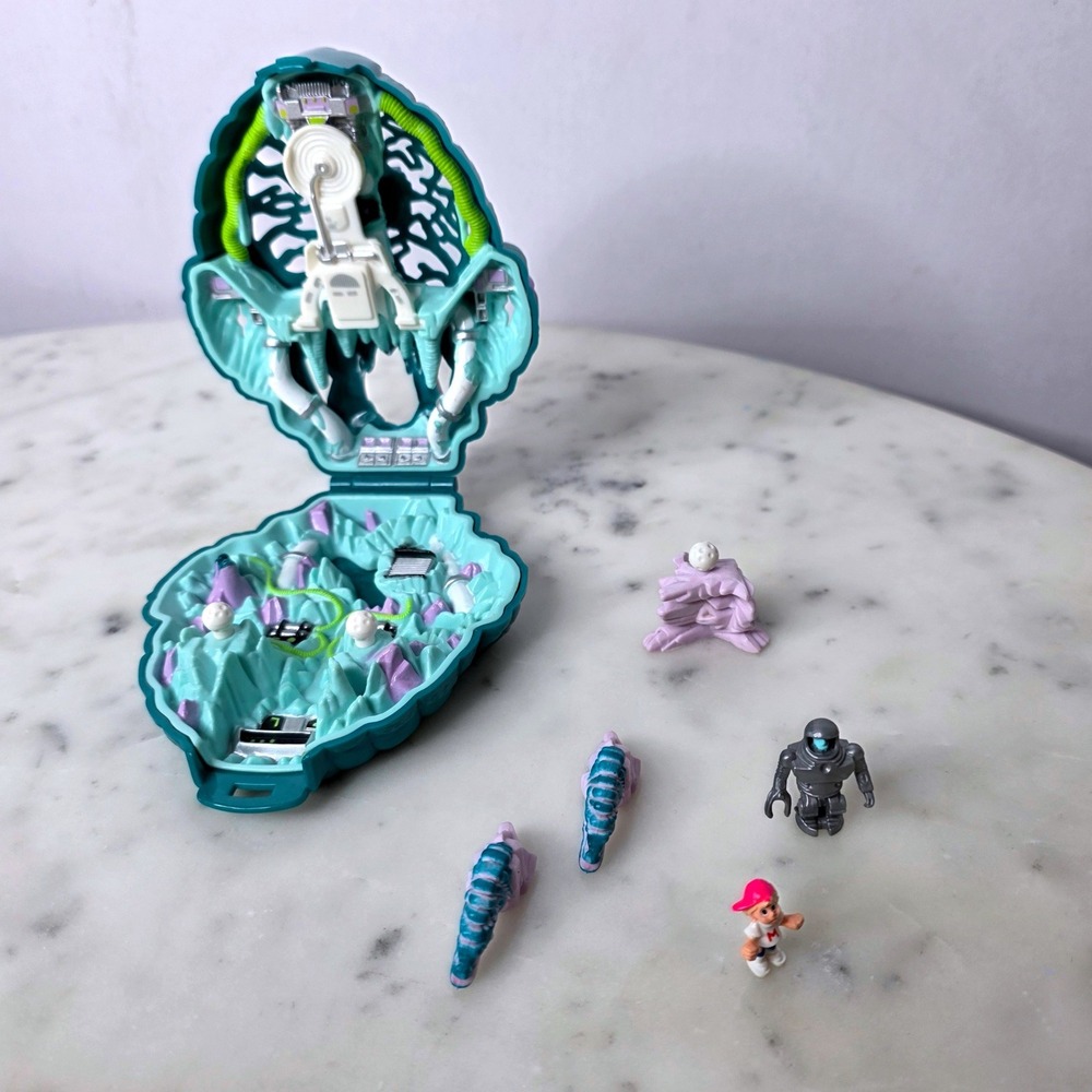 Vtg Mighty Max Liquidates Ice Bluebird Toys Teal Mini Figures Set COMPLETE